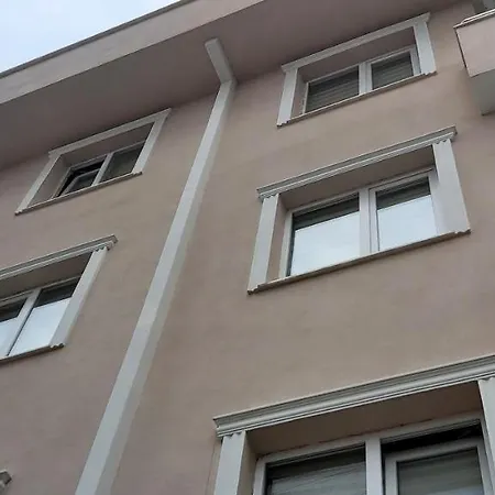 Apartment Homes *